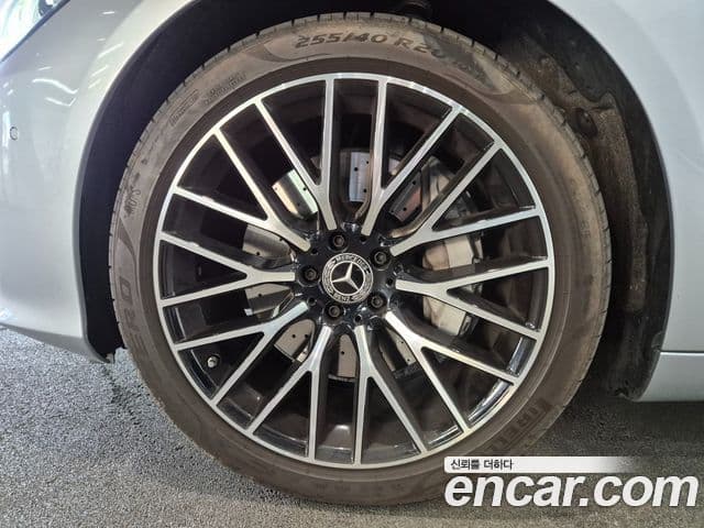 Mercedes-Benz S-Class 2025 — Photo 17/19