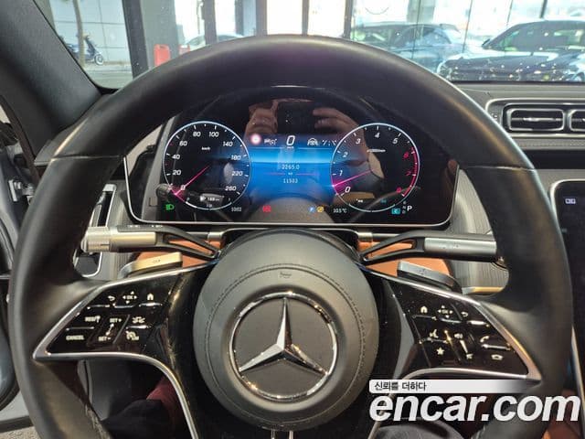 Mercedes-Benz S-Class 2025 — Photo 18/19