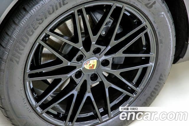 Porsche Cayenne 2024 — Photo 3/20