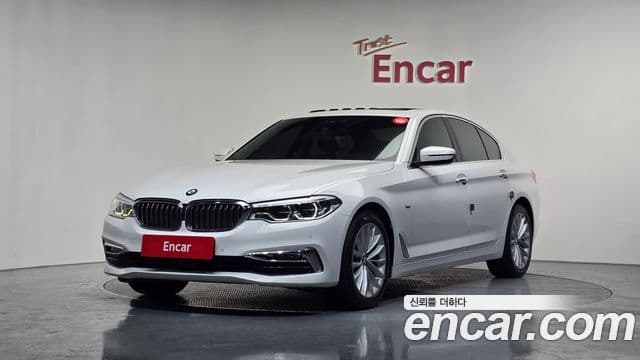 BMW 5 Series 2018 — Şəkil 1/20