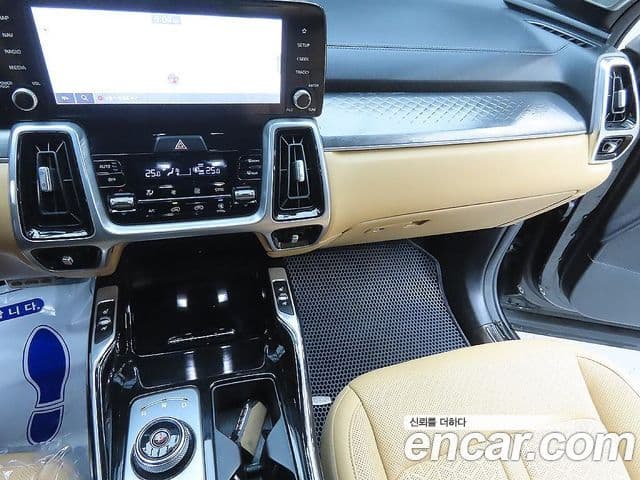 Kia Sorento 2021 — ფოტო 8/20