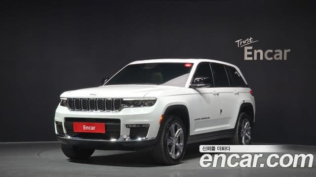 Jeep Grand Cherokee 2023 — ფოტო 10/20