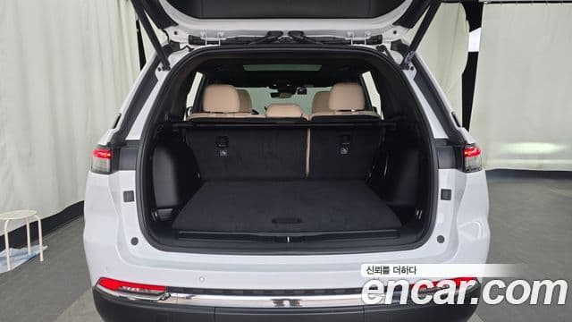 Jeep Grand Cherokee 2023 — ფოტო 20/20