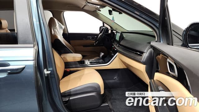 Kia Carnival 2021 — Фото 11/20