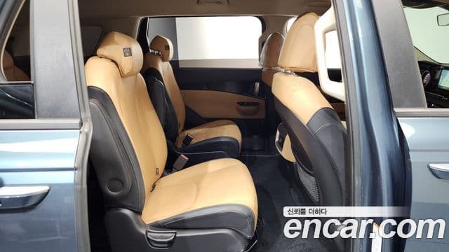Kia Carnival 2021 — Фото 12/20