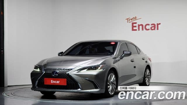 Lexus ES300h 2018 — ფოტო 1/20