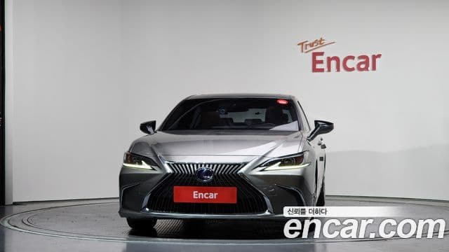 Lexus ES300h 2018 — ფოტო 3/20