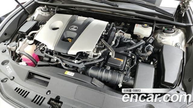 Lexus ES300h 2018 — ფოტო 6/20