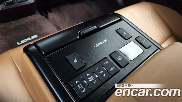Lexus ES300h 2018 — ფოტო 19/20