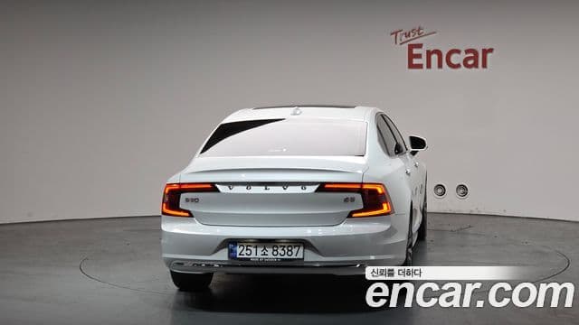 Volvo S90 2021 — Photo 11/20