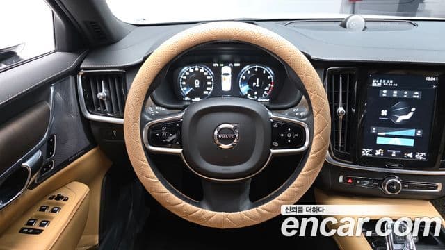 Volvo S90 2021 — Photo 19/20