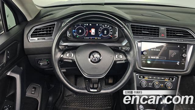 Volkswagen Tiguan Allspace 2020 — ფოტო 13/20