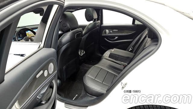 Mercedes-Benz E-Class 2019 — ფოტო 11/20