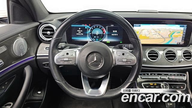 Mercedes-Benz E-Class 2019 — ფოტო 13/20