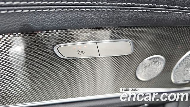 Mercedes-Benz E-Class 2019 — ფოტო 17/20