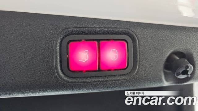 Mercedes-Benz E-Class 2019 — ფოტო 18/20