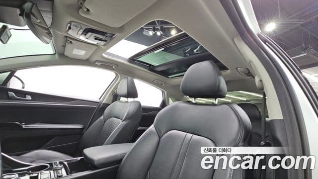 Kia K5 2022 — ფოტო 19/20