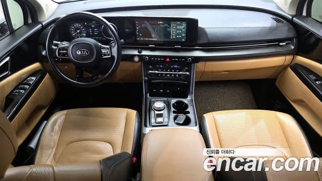 Kia Carnival 2021 — ფოტო 7/20