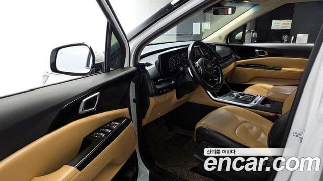 Kia Carnival 2021 — ფოტო 10/20