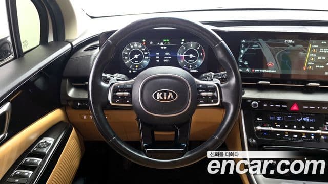 Kia Carnival 2021 — ფოტო 14/20
