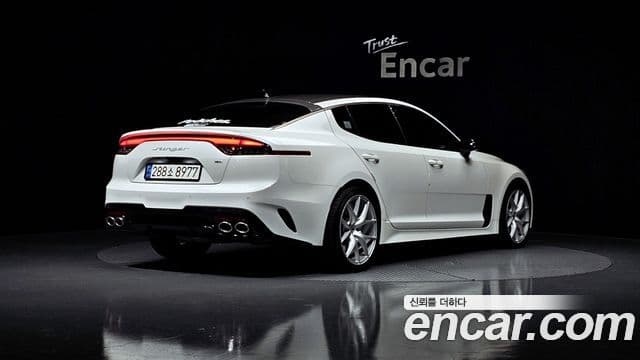 Kia Stinger 2022 — Şəkil 1/7