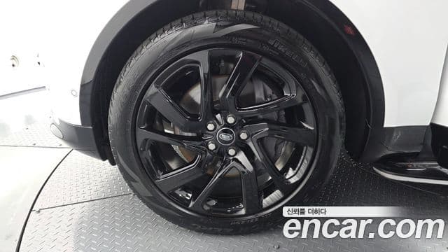 Land Rover Discovery 5 2023 — Photo 11/20