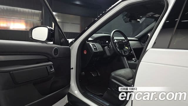 Land Rover Discovery 5 2023 — Photo 5/20