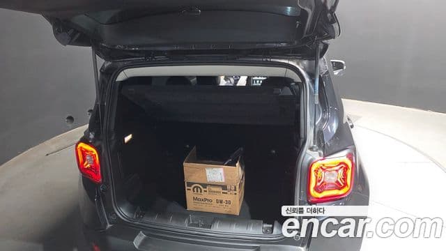 Jeep Renegade 2020 — Фото 20/20
