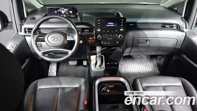 Hyundai Staria 2023 — Фото 6/20