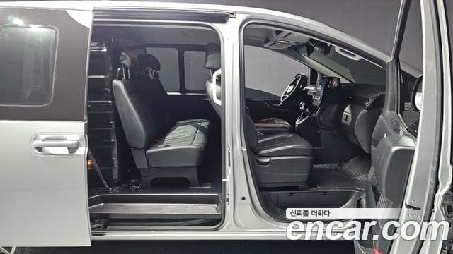 Hyundai Staria 2023 — Фото 12/20