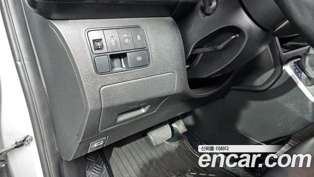 Hyundai Staria 2023 — Фото 13/20