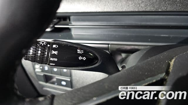Hyundai Staria 2023 — Фото 18/20