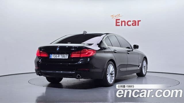 BMW 5 Series 2018 — Şəkil 2/20