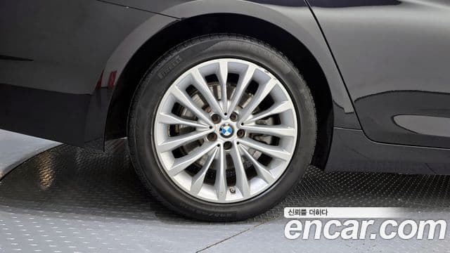 BMW 5 Series 2018 — фото 5 из 20