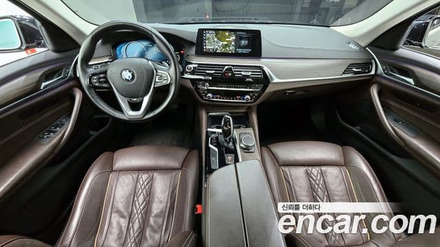 BMW 5 Series 2018 — Şəkil 7/20