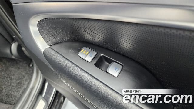 Genesis G70 2019 — Photo 7/20