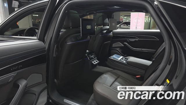 Audi A8 2023 — фото 11 из 20