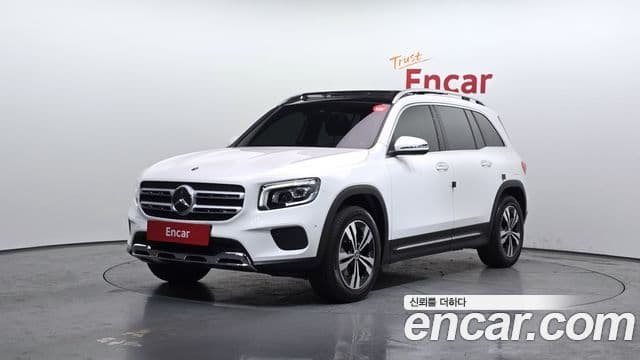 Mercedes-Benz GLB-Class 2021 — Photo 8/20