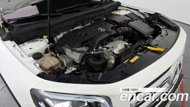 Mercedes-Benz GLB-Class 2021 — Photo 9/20