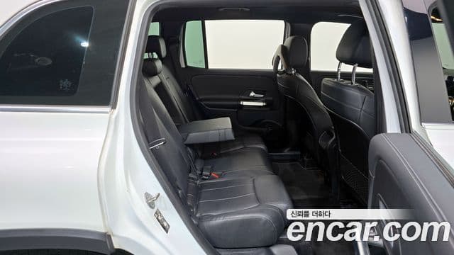 Mercedes-Benz GLB-Class 2021 — Photo 15/20