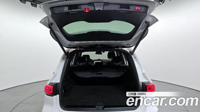 Mercedes-Benz GLB-Class 2021 — Photo 10/20