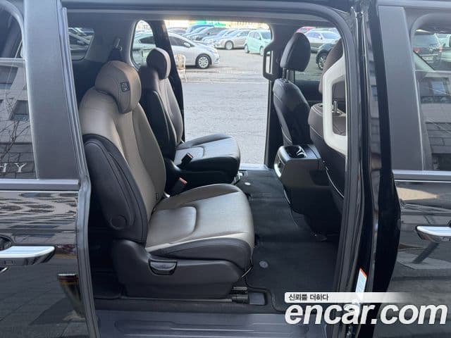 Kia Carnival 2025 — ფოტო 10/20
