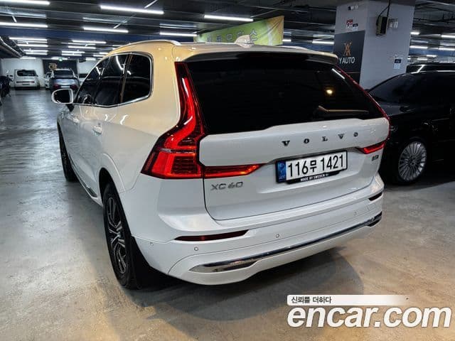 Volvo XC60 2022 — Şəkil 2/18