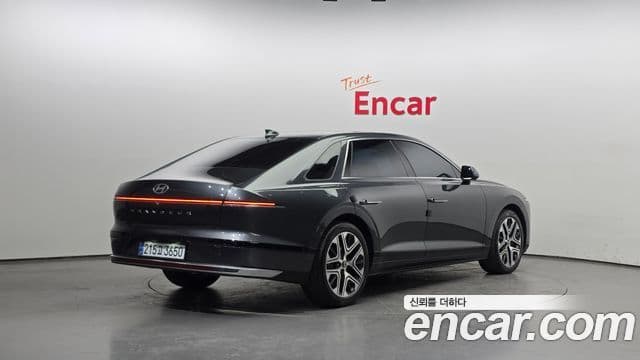 Hyundai Grandeur 2023 — ფოტო 2/20
