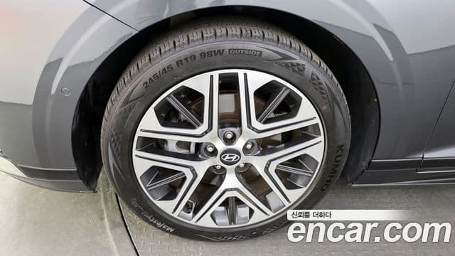 Hyundai Grandeur 2023 — ფოტო 5/20