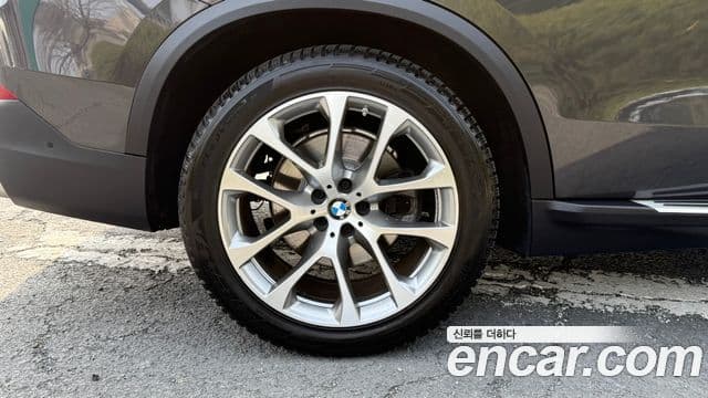 BMW X5 2021 — Photo 12/20