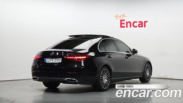 Mercedes-Benz C-Class 2024 — ფოტო 2/20