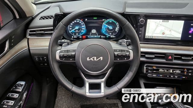 Kia K5 2023 — Şəkil 13/20