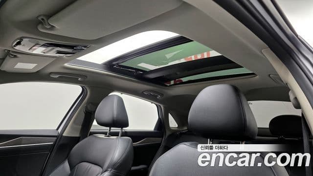 Kia K5 2023 — Şəkil 19/20