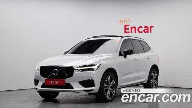 Volvo XC60 2021 — Photo 6/20